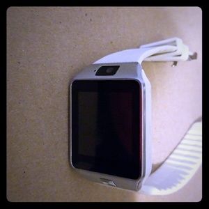 Smartwatch works fine just needs a sim card.